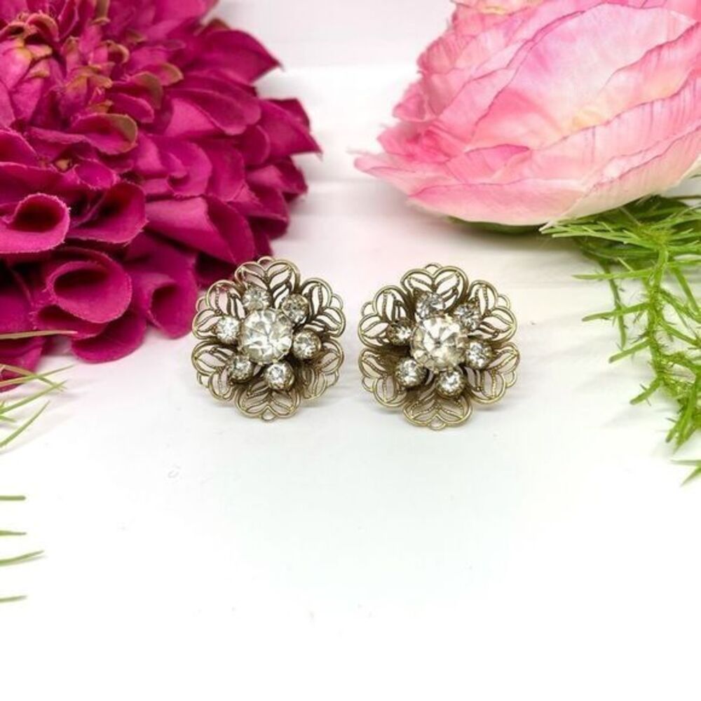 VINTAGE⚜️ESTATE CORO Filigree Rhinestone Floral Clip Earrings